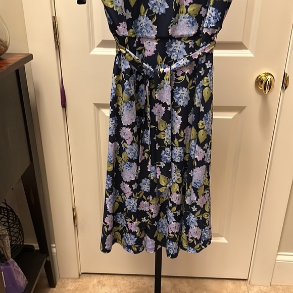 APPLESEED’S - Women’s Limited Edition Blooming Hydrangea Knit Dress - Picture 6 of 10